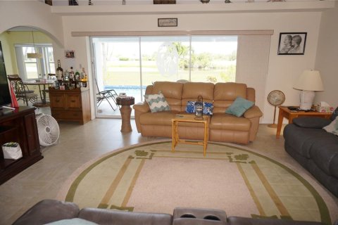 House in Punta Gorda, Florida 3 bedrooms, 198.25 sq.m. № 693692 - photo 5