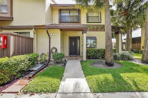 Townhouse in Coconut Creek, Florida 3 bedrooms, 128.95 sq.m. № 1135439 - photo 12