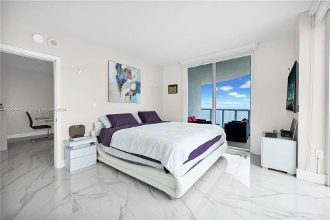 Condo in Sunny Isles Beach, Florida, 2 bedrooms  № 1381637 - photo 18