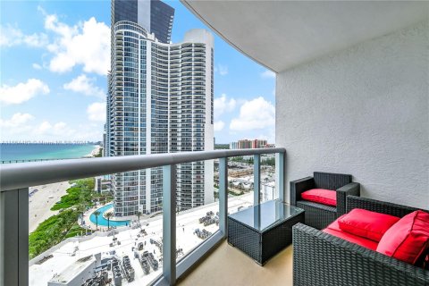 Condo in Sunny Isles Beach, Florida, 2 bedrooms  № 1381637 - photo 6