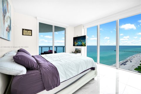 Condo in Sunny Isles Beach, Florida, 2 bedrooms  № 1381637 - photo 20