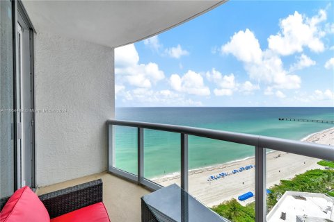 Condo in Sunny Isles Beach, Florida, 2 bedrooms  № 1381637 - photo 7