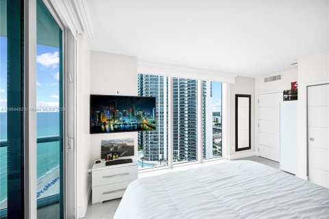 Condo in Sunny Isles Beach, Florida, 2 bedrooms  № 1381637 - photo 19