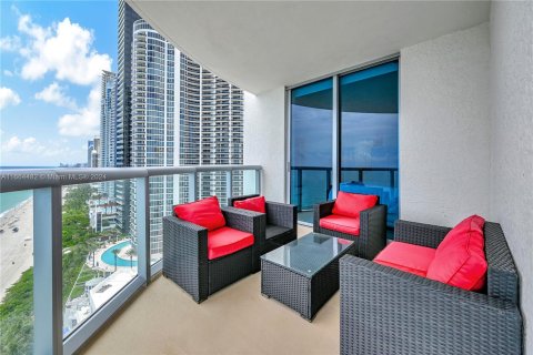 Condo in Sunny Isles Beach, Florida, 2 bedrooms  № 1381637 - photo 8