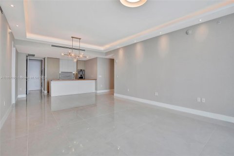 Condo in Sunny Isles Beach, Florida, 2 bedrooms  № 1381723 - photo 14