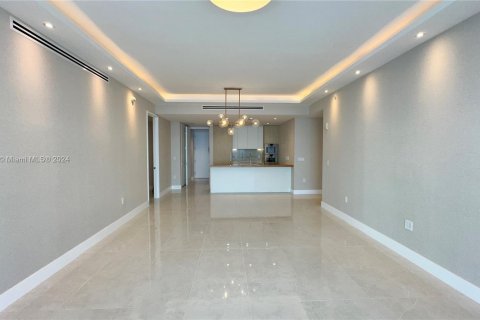 Condo in Sunny Isles Beach, Florida, 2 bedrooms  № 1381723 - photo 13