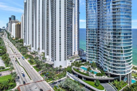 Condo in Sunny Isles Beach, Florida, 2 bedrooms  № 1381723 - photo 20