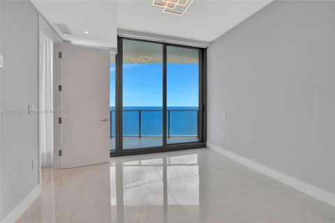 Condo in Sunny Isles Beach, Florida, 2 bedrooms  № 1381723 - photo 3