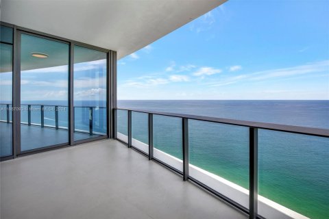 Condo in Sunny Isles Beach, Florida, 2 bedrooms  № 1381723 - photo 12