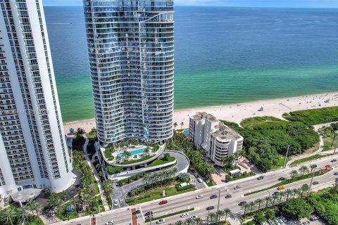 Condo in Sunny Isles Beach, Florida, 2 bedrooms  № 1381723 - photo 22