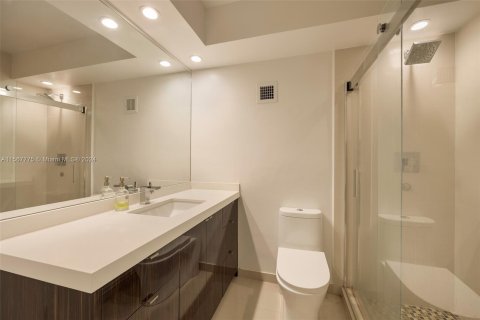 Condo in Miami Beach, Florida, 1 bedroom  № 1147181 - photo 13