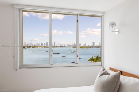 Copropriété à vendre à Miami Beach, Floride: 1 chambre, 92.34 m2 № 1147181 - photo 11