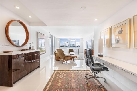 Copropriété à vendre à Miami Beach, Floride: 1 chambre, 92.34 m2 № 1147181 - photo 1