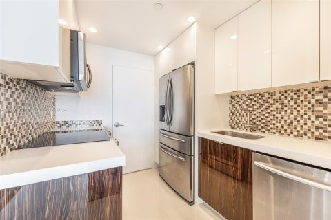 Condo in Miami Beach, Florida, 1 bedroom  № 1147181 - photo 9