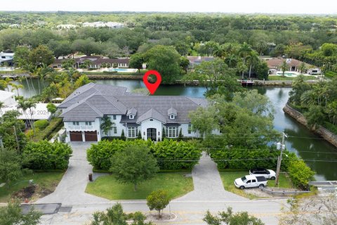 House in Coral Gables, Florida 8 bedrooms, 888.33 sq.m. № 1154926 - photo 6