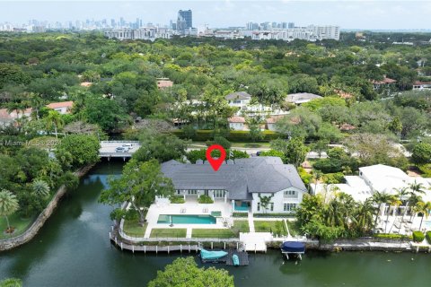 House in Coral Gables, Florida 8 bedrooms, 888.33 sq.m. № 1154926 - photo 10