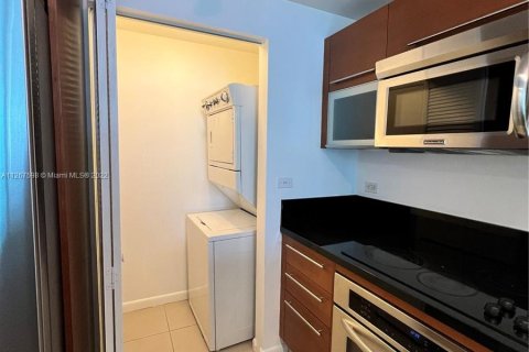 Copropriété à vendre à Miami, Floride: 2 chambres, 98.29 m2 № 426010 - photo 4