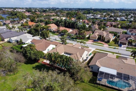 Villa ou maison à vendre à Davie, Floride: 4 chambres, 308.81 m2 № 1011619 - photo 11