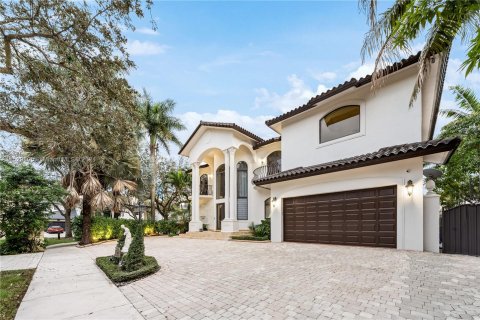 Villa ou maison à vendre à Miami Lakes, Floride: 4 chambres, 351.45 m2 № 1008884 - photo 8