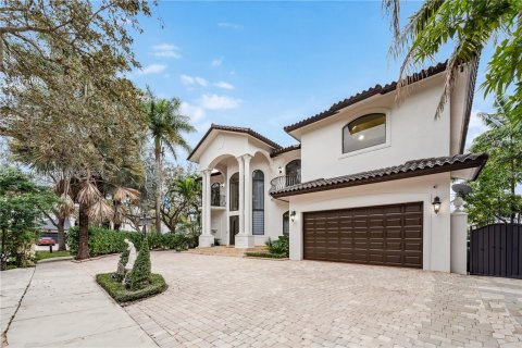 Villa ou maison à vendre à Miami Lakes, Floride: 4 chambres, 351.45 m2 № 1008884 - photo 2