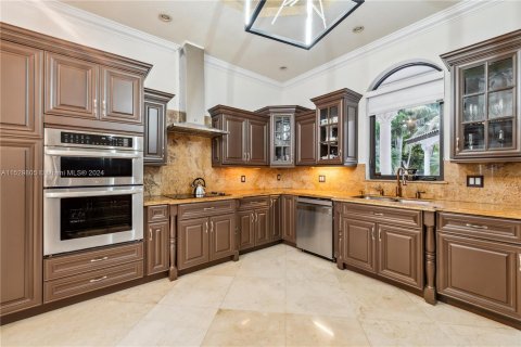 Villa ou maison à vendre à Miami Lakes, Floride: 4 chambres, 351.45 m2 № 1008884 - photo 30