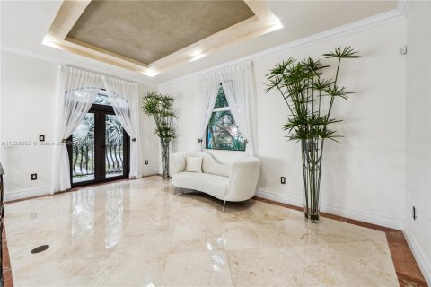Casa en venta en Miami Lakes, Florida, 4 dormitorios, 351.45 m2 № 1008884 - foto 11