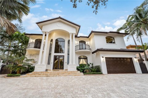 Casa en venta en Miami Lakes, Florida, 4 dormitorios, 351.45 m2 № 1008884 - foto 6