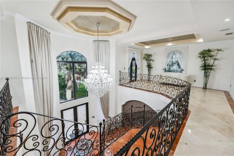Villa ou maison à vendre à Miami Lakes, Floride: 4 chambres, 351.45 m2 № 1008884 - photo 10