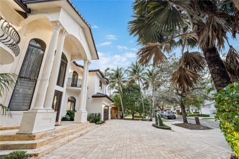 Villa ou maison à vendre à Miami Lakes, Floride: 4 chambres, 351.45 m2 № 1008884 - photo 4