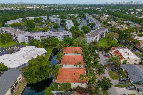 Touwnhouse à vendre à Oakland Park, Floride: 4 chambres, 180.42 m2 № 1184004 - photo 6