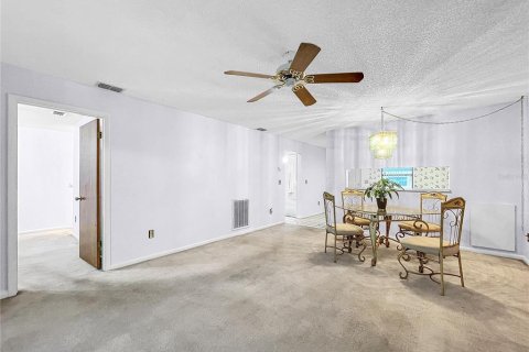 Copropriété à vendre à Zephyrhills, Floride: 2 chambres, 101.64 m2 № 1297465 - photo 5