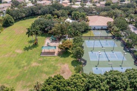 Villa ou maison à vendre à Lake Worth, Floride: 5 chambres, 318.19 m2 № 1179712 - photo 1