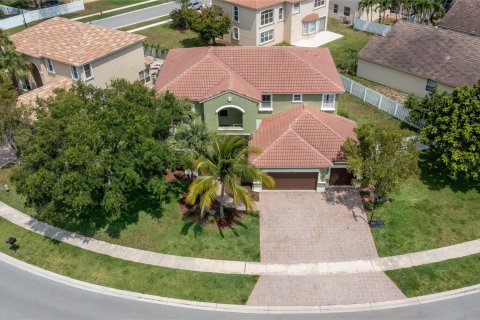 Villa ou maison à vendre à Lake Worth, Floride: 5 chambres, 318.19 m2 № 1179712 - photo 23