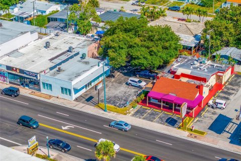 Propiedad comercial en venta en Miami, Florida № 1150960 - foto 19