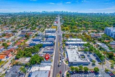 Propiedad comercial en venta en Miami, Florida № 1150960 - foto 13