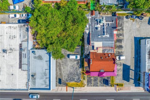 Propiedad comercial en venta en Miami, Florida № 1150960 - foto 6