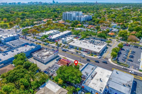 Propiedad comercial en venta en Miami, Florida № 1150960 - foto 11