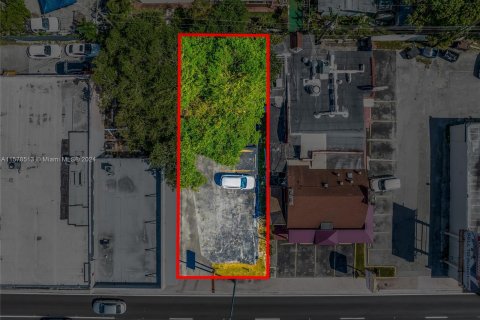 Propiedad comercial en venta en Miami, Florida № 1150960 - foto 5