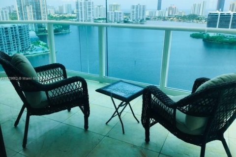 Condominio en venta en Aventura, Florida, 3 dormitorios, 285.49 m2 № 1290698 - foto 11