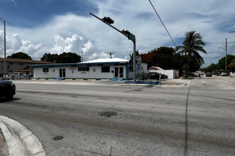 Propiedad comercial en venta en Hialeah, Florida № 1330651 - foto 1