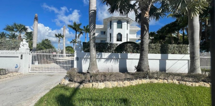 Villa ou maison à Key Largo, Floride 3 chambres, 465.16 m2 № 1140853