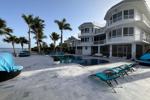 Casa en venta en Key Largo, Florida, 3 dormitorios, 465.16 m2 № 1140853 - foto 2