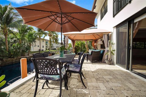 Condo in Fort Lauderdale, Florida, 2 bedrooms  № 978525 - photo 21