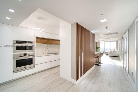 Copropriété à vendre à Hallandale Beach, Floride: 3 chambres, 145.95 m2 № 1360291 - photo 8