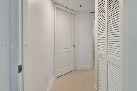 Copropriété à vendre à Miami, Floride: 2 chambres, 102.66 m2 № 1332419 - photo 27