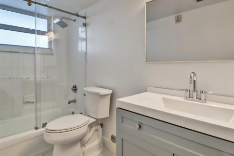 Copropriété à vendre à Miami, Floride: 2 chambres, 102.66 m2 № 1332419 - photo 28