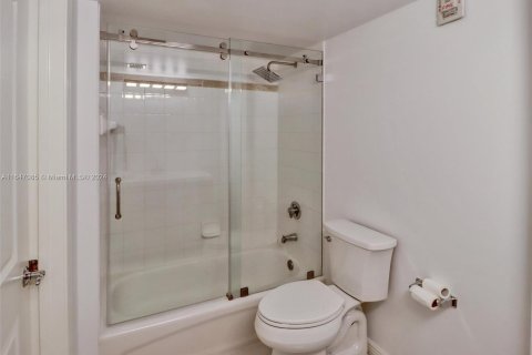 Copropriété à vendre à Miami, Floride: 2 chambres, 102.66 m2 № 1332419 - photo 25