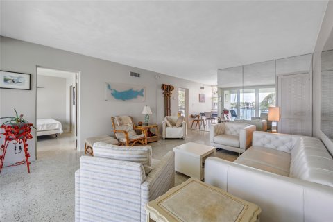 Condo in Fort Lauderdale, Florida, 2 bedrooms  № 1171381 - photo 18