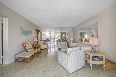 Condo in Fort Lauderdale, Florida, 2 bedrooms  № 1171381 - photo 12