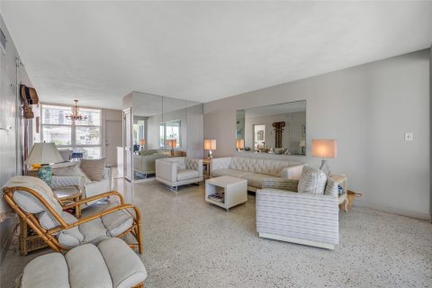 Copropriété à vendre à Fort Lauderdale, Floride: 2 chambres, 95.69 m2 № 1171381 - photo 17